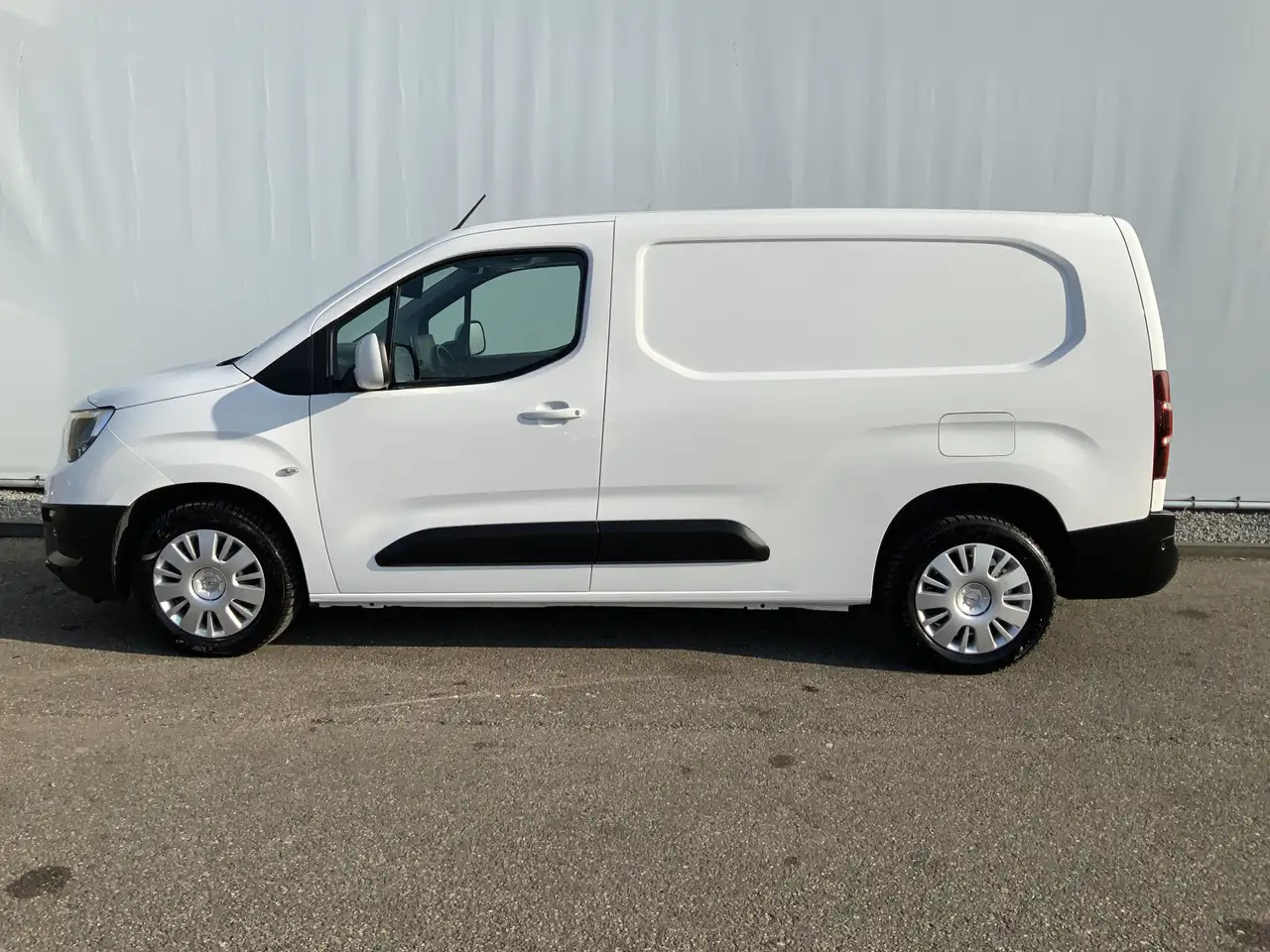 Opel Combo 1.5D L2H1 Edition Automaat Cruise Navi Airco Winte - כלי רכב מסחרי קטן: תמונה 3 Opel Combo 1.5D L2H1 Edition Automaat Cruise Navi Airco Winte - כלי רכב מסחרי קטן: תמונה 3