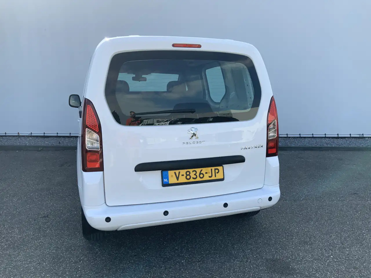 Peugeot Partner 122 1.6 BlueHDi Autom.100 L1 Premium S&S EXPORT!! - כלי רכב מסחרי קטן: תמונה 2 Peugeot Partner 122 1.6 BlueHDi Autom.100 L1 Premium S&S EXPORT!! - כלי רכב מסחרי קטן: תמונה 2