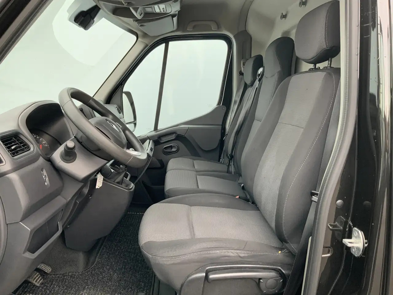 Renault Master T35 2.3 dCi 150 L2H2 Airco Cruise 3 Zits Camera Tr - כלי רכב מסחרי עם לוח: תמונה 4 Renault Master T35 2.3 dCi 150 L2H2 Airco Cruise 3 Zits Camera Tr - כלי רכב מסחרי עם לוח: תמונה 4