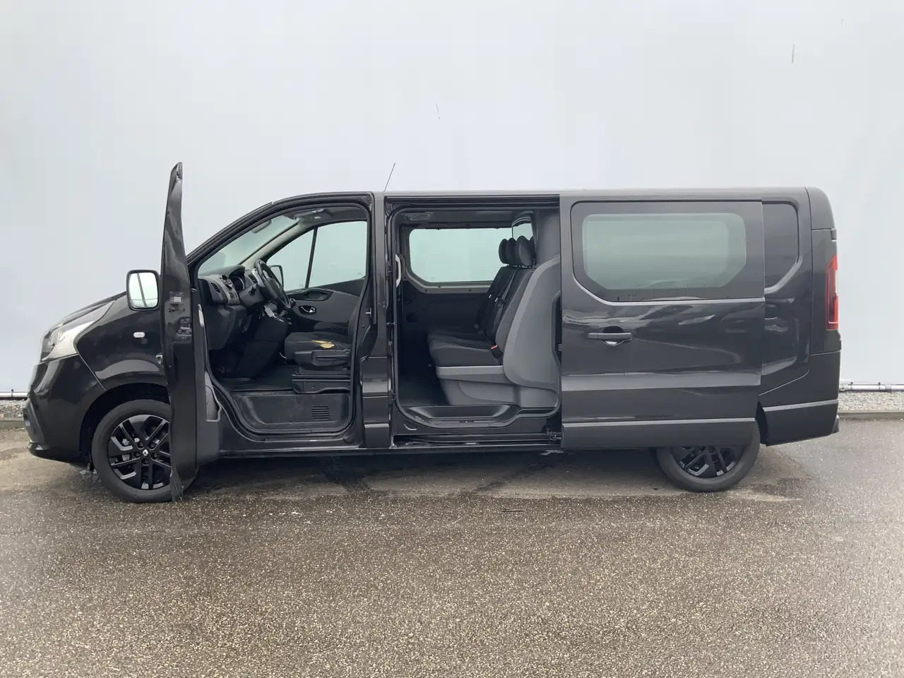 Renault Trafic 1.6 dCi T29 L2H1 Dub Cab 5 Zits Airco Cruise Navi - כלי רכב מסחרי קומבי: תמונה 4 Renault Trafic 1.6 dCi T29 L2H1 Dub Cab 5 Zits Airco Cruise Navi - כלי רכב מסחרי קומבי: תמונה 4