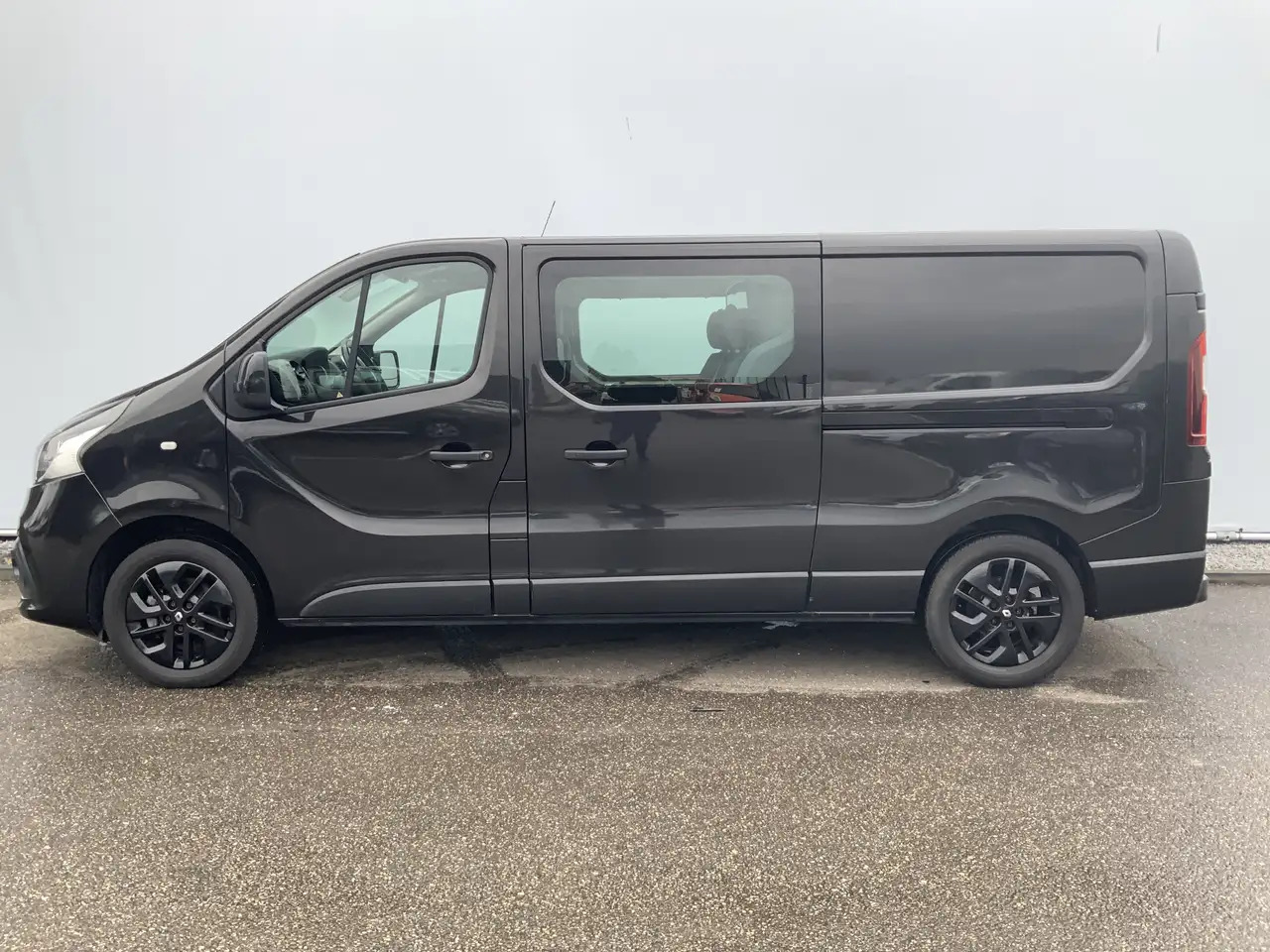 Renault Trafic 1.6 dCi T29 L2H1 Dub Cab 5 Zits Airco Cruise Navi - כלי רכב מסחרי קומבי: תמונה 3 Renault Trafic 1.6 dCi T29 L2H1 Dub Cab 5 Zits Airco Cruise Navi - כלי רכב מסחרי קומבי: תמונה 3