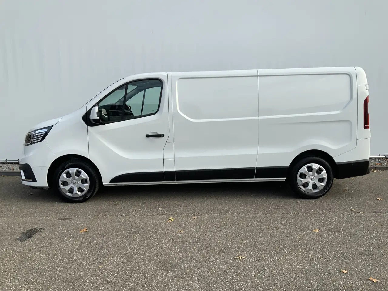 Renault Trafic 2.0 dCi 130 T30 L2H1 Work Edition Airco Cruise Nav - כלי רכב מסחרי עם לוח: תמונה 3 Renault Trafic 2.0 dCi 130 T30 L2H1 Work Edition Airco Cruise Nav - כלי רכב מסחרי עם לוח: תמונה 3