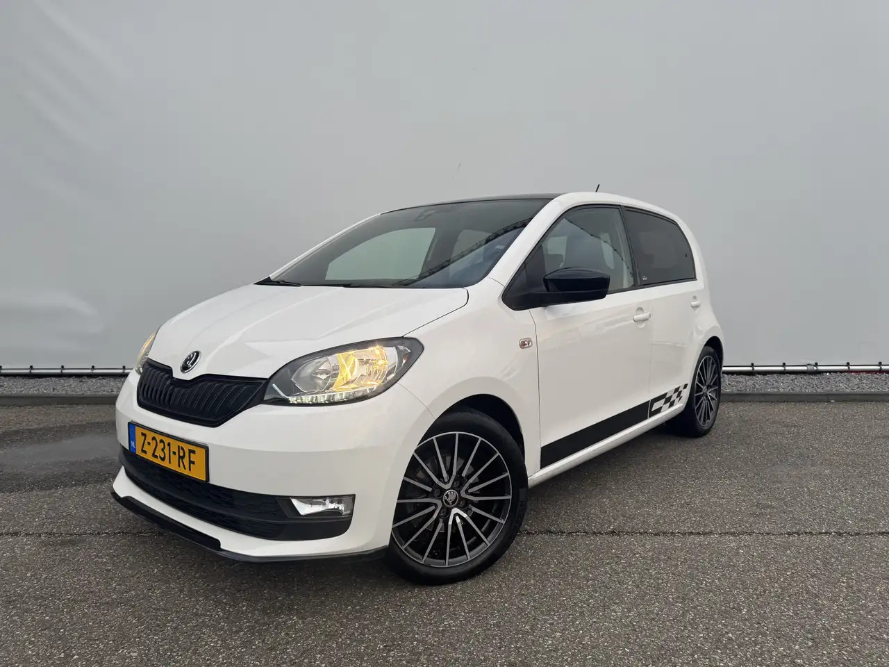 Skoda Citigo 1.0 Greentech Style Monte-Carlo Airco, Panoramadak - האצ'בק: תמונה 1 Skoda Citigo 1.0 Greentech Style Monte-Carlo Airco, Panoramadak - האצ'בק: תמונה 1