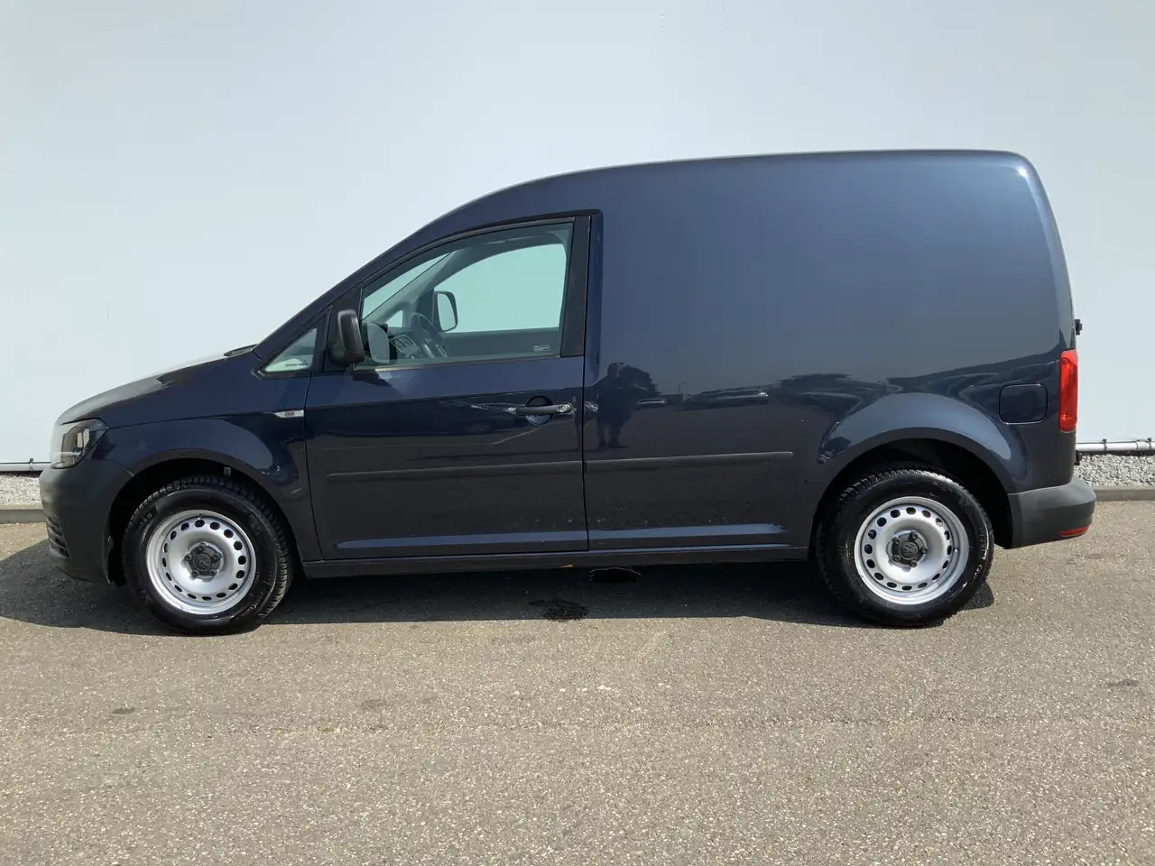 Volkswagen Caddy 2.0 TDI L1H1 BMT Economy - כלי רכב מסחרי קטן: תמונה 3 Volkswagen Caddy 2.0 TDI L1H1 BMT Economy - כלי רכב מסחרי קטן: תמונה 3
