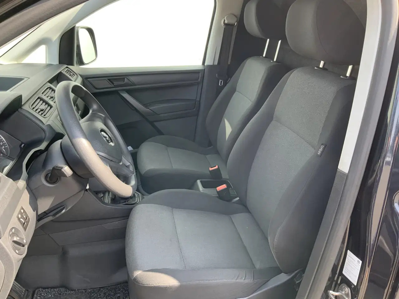 Volkswagen Caddy 2.0 TDI L1H1 BMT Economy - כלי רכב מסחרי קטן: תמונה 4 Volkswagen Caddy 2.0 TDI L1H1 BMT Economy - כלי רכב מסחרי קטן: תמונה 4