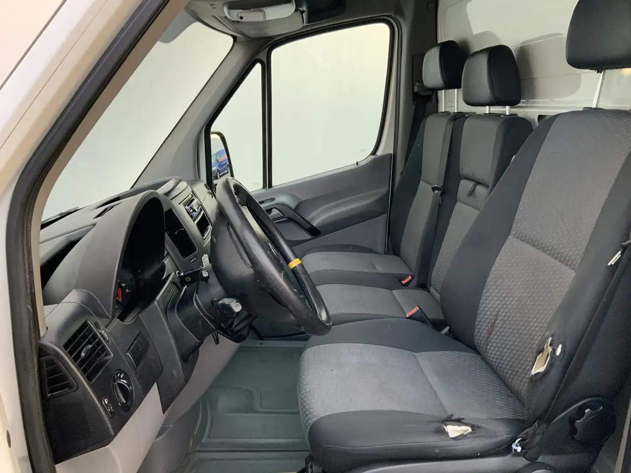 Volkswagen Crafter 35 2.0 TDI L3H1 Glasresteel Airco Cruise 3 Zits UI - כלי רכב מסחרי עם תיבה, כלי רכב עירוני/ מיוחד: תמונה 3 Volkswagen Crafter 35 2.0 TDI L3H1 Glasresteel Airco Cruise 3 Zits UI - כלי רכב מסחרי עם תיבה, כלי רכב עירוני/ מיוחד: תמונה 3