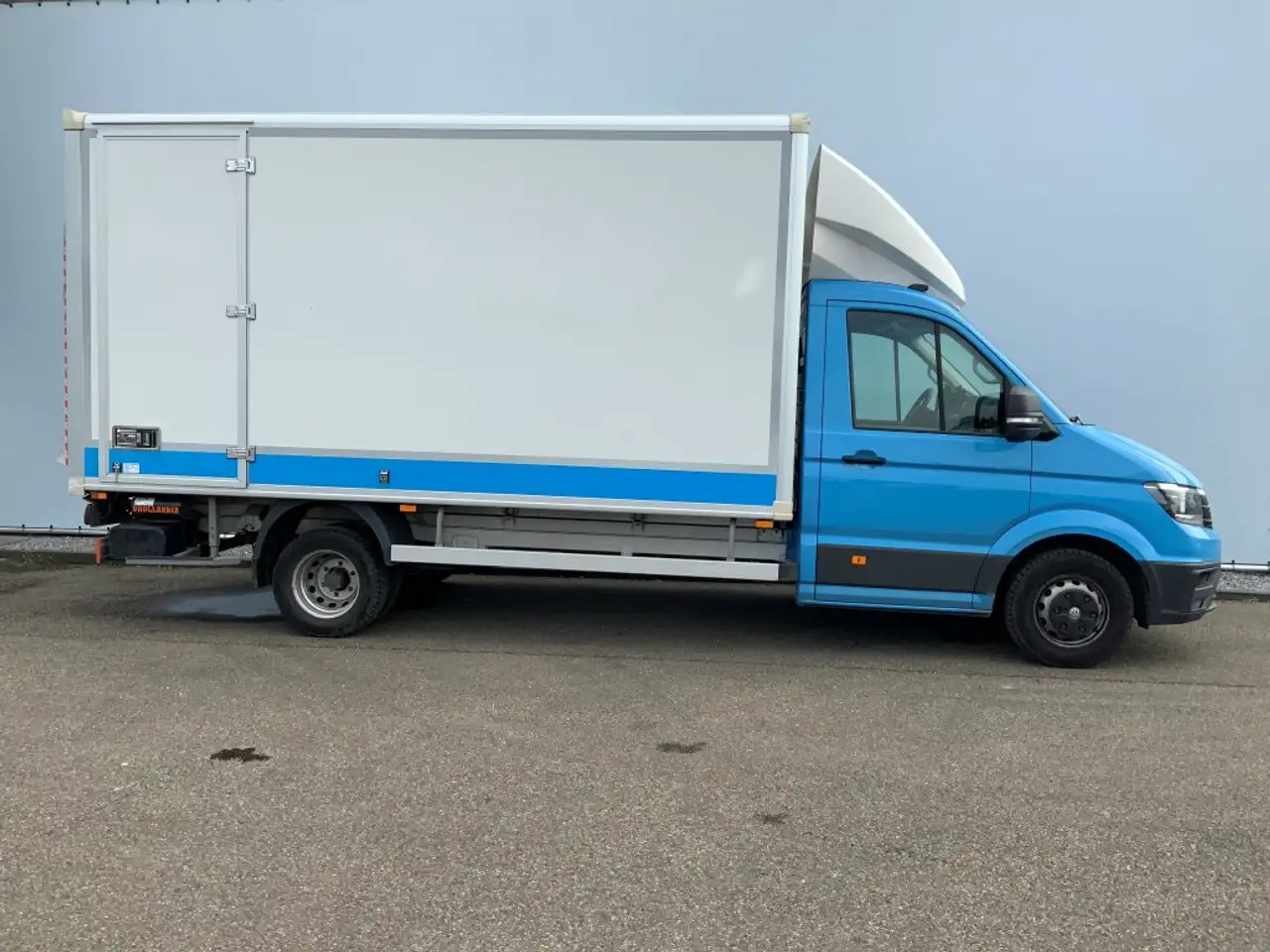 Volkswagen Crafter 35 2.0 TDI L4 Meubelbak & Lift Automaat Airco Crui - כלי רכב מסחרי עם תיבה: תמונה 3 Volkswagen Crafter 35 2.0 TDI L4 Meubelbak & Lift Automaat Airco Crui - כלי רכב מסחרי עם תיבה: תמונה 3