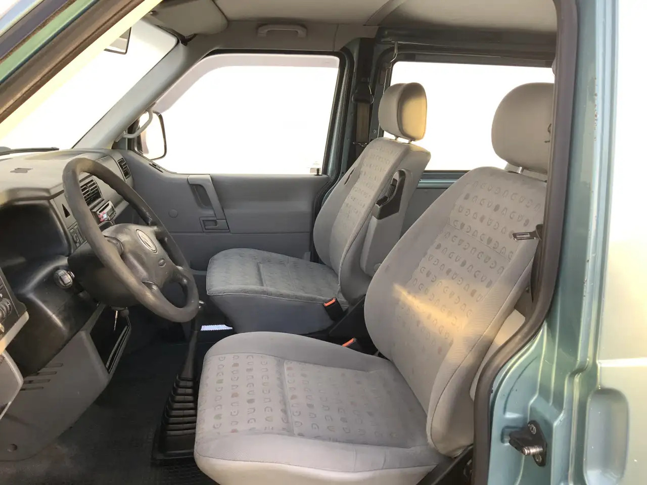 Volkswagen MARGE ! 2.5 TDI 292 Dub Cab 5 Zits Airco Cruise Tr - כלי רכב מסחרי קומבי: תמונה 4 Volkswagen MARGE ! 2.5 TDI 292 Dub Cab 5 Zits Airco Cruise Tr - כלי רכב מסחרי קומבי: תמונה 4