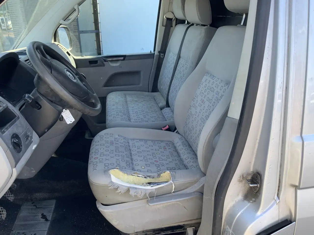 Volkswagen T5 Transporter 1.9 TDI 340 MHD (Versnellingsbak Defekt !!)Airco 3 - כלי רכב מסחרי עם לוח: תמונה 2 Volkswagen T5 Transporter 1.9 TDI 340 MHD (Versnellingsbak Defekt !!)Airco 3 - כלי רכב מסחרי עם לוח: תמונה 2