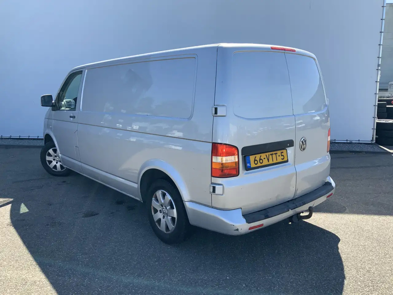 Volkswagen T5 Transporter 1.9 TDI 340 MHD (Versnellingsbak Defekt !!)Airco 3 - כלי רכב מסחרי עם לוח: תמונה 5 Volkswagen T5 Transporter 1.9 TDI 340 MHD (Versnellingsbak Defekt !!)Airco 3 - כלי רכב מסחרי עם לוח: תמונה 5