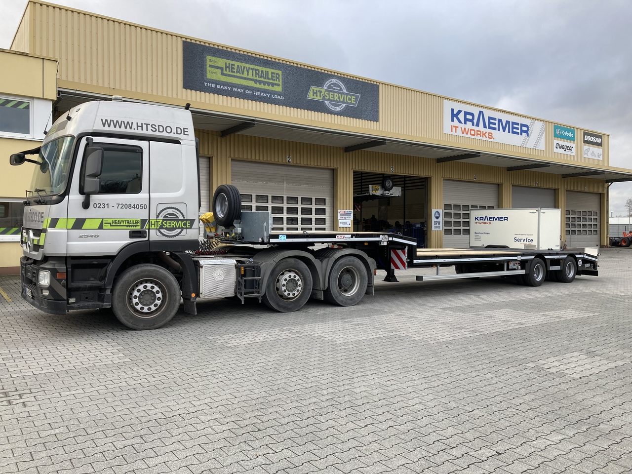 FAYMONVILLE MAX Trailer 2-Achs-Semi zwangsgelenkt - סמיטריילר עם מטען נמוך: תמונה 2 FAYMONVILLE MAX Trailer 2-Achs-Semi zwangsgelenkt - סמיטריילר עם מטען נמוך: תמונה 2