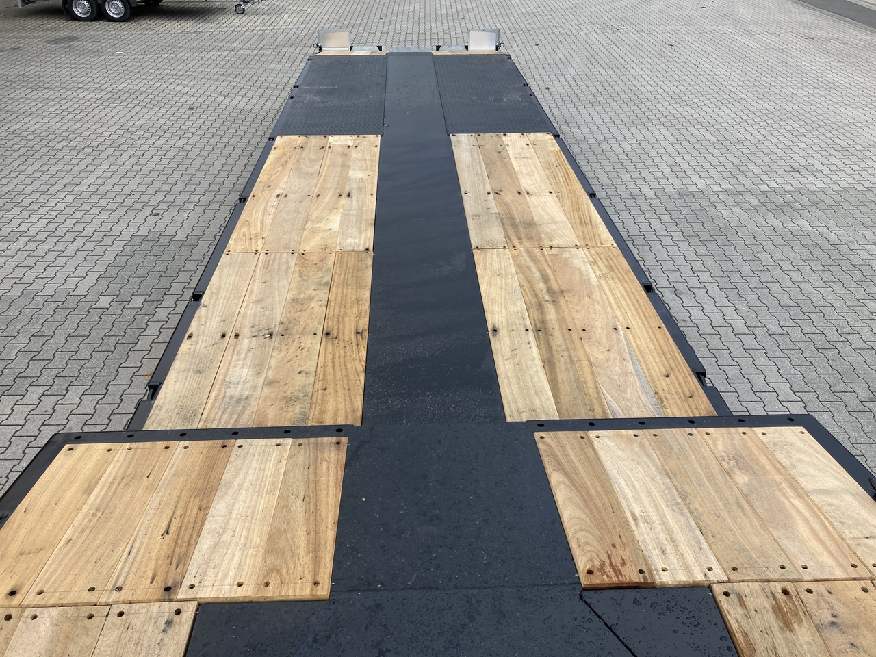 FAYMONVILLE MAX Trailer 2-Achs-Semi zwangsgelenkt - סמיטריילר עם מטען נמוך: תמונה 3 FAYMONVILLE MAX Trailer 2-Achs-Semi zwangsgelenkt - סמיטריילר עם מטען נמוך: תמונה 3