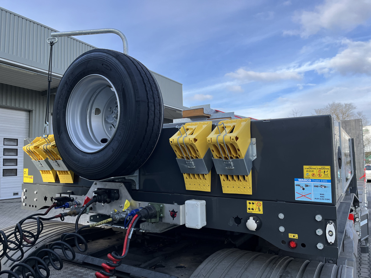 Faymonville 5-Achs-Tele-Semi mit Halbachsen "Twinaxle" und hydr. Rampen Auflieger - סמיטריילר עם מטען נמוך: תמונה 3 Faymonville 5-Achs-Tele-Semi mit Halbachsen "Twinaxle" und hydr. Rampen Auflieger - סמיטריילר עם מטען נמוך: תמונה 3