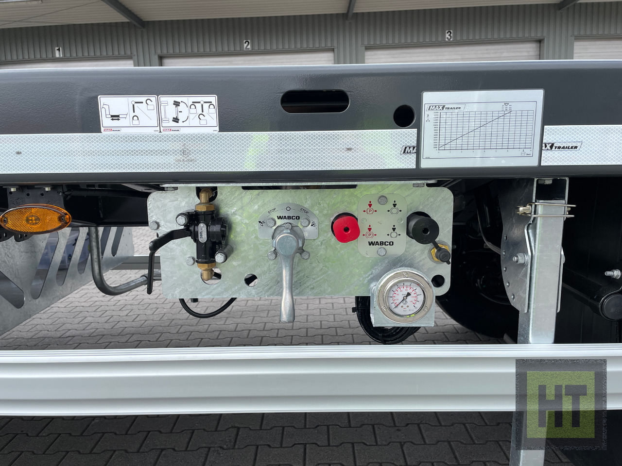 Faymonville MAX Trailer 3-Achs-Tele-Plateau-nachlaufgelenkt - סמיטריילר צד נופל/ שטוח: תמונה 4 Faymonville MAX Trailer 3-Achs-Tele-Plateau-nachlaufgelenkt - סמיטריילר צד נופל/ שטוח: תמונה 4