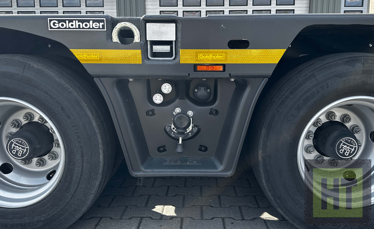 Goldhofer 4-Achs-Tele-Semi mit hydr. Doppelklapprampen - סמיטריילר עם מטען נמוך: תמונה 5 Goldhofer 4-Achs-Tele-Semi mit hydr. Doppelklapprampen - סמיטריילר עם מטען נמוך: תמונה 5