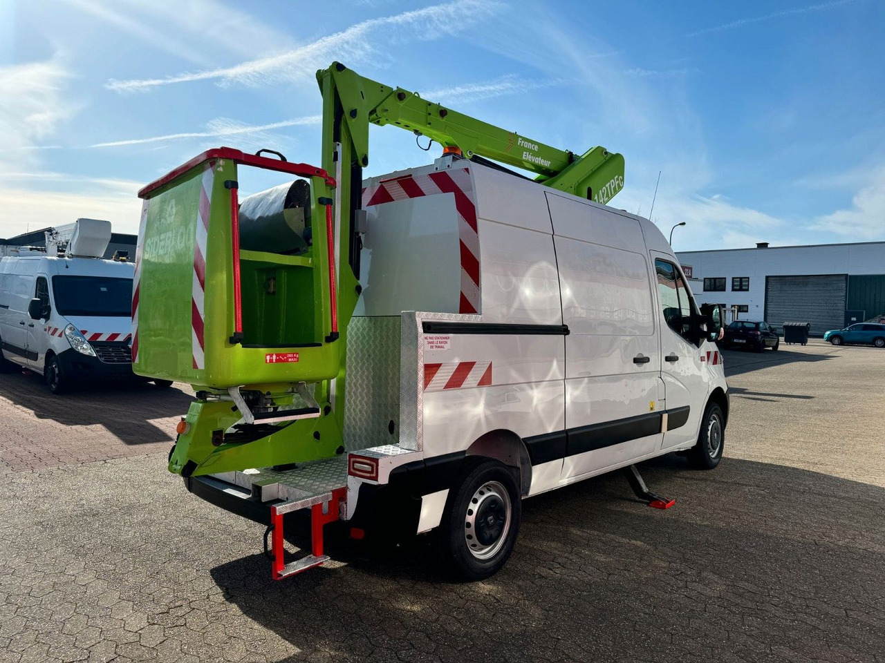 Renault Master Steiger France Elévateur 142 TPFc - פלטפורמה אווירית מותקנת על משאית: תמונה 4 Renault Master Steiger France Elévateur 142 TPFc - פלטפורמה אווירית מותקנת על משאית: תמונה 4