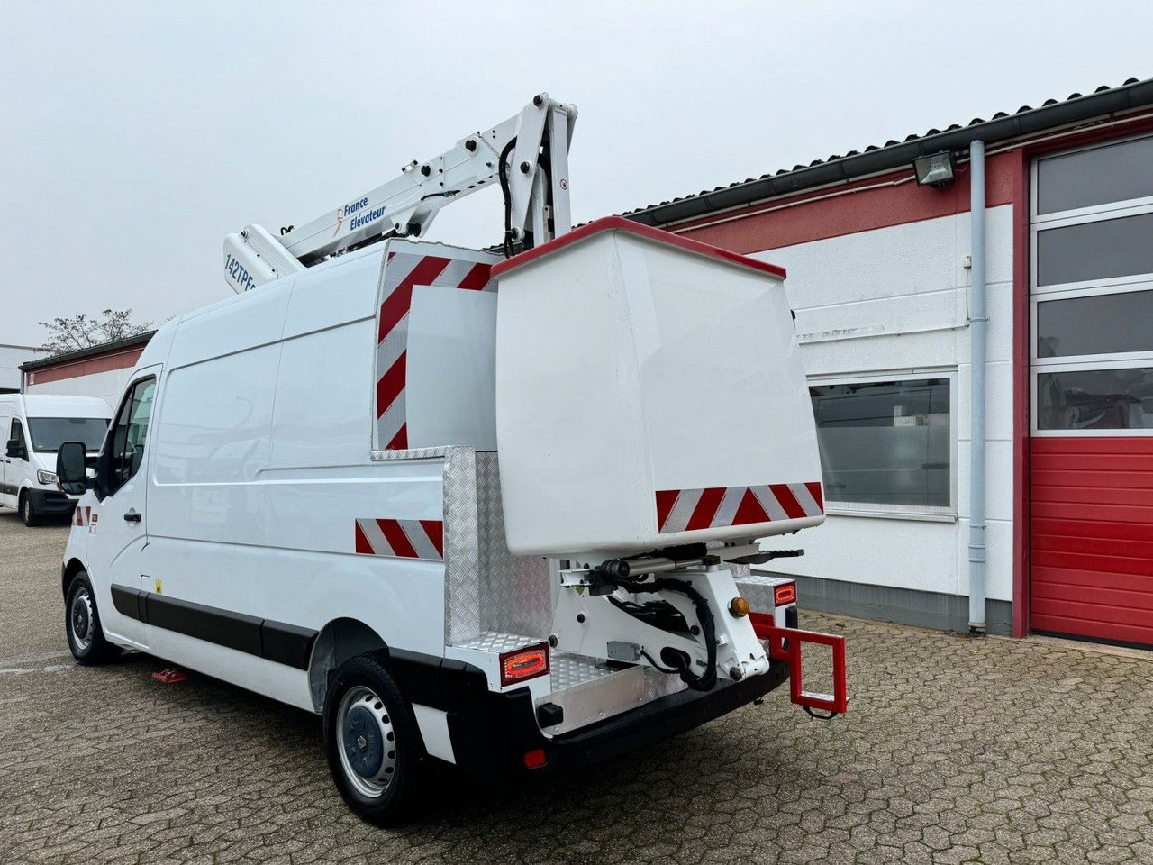 Renault Master Steiger France Elévateur 142 TPFcc - פלטפורמה אווירית מותקנת על משאית: תמונה 5 Renault Master Steiger France Elévateur 142 TPFcc - פלטפורמה אווירית מותקנת על משאית: תמונה 5