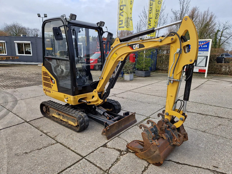 Caterpillar 301.7D with low hours! - מיני מחפר: תמונה 2 Caterpillar 301.7D with low hours! - מיני מחפר: תמונה 2