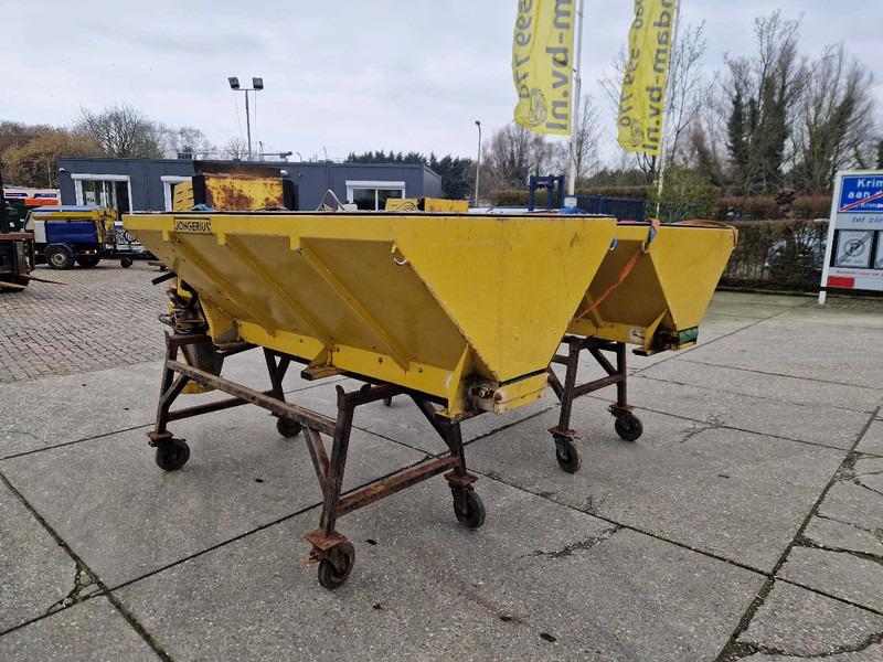 Jongerius droog zoutstrooiers zo uit het werk - מפזר חול/ מלח: תמונה 3 Jongerius droog zoutstrooiers zo uit het werk - מפזר חול/ מלח: תמונה 3