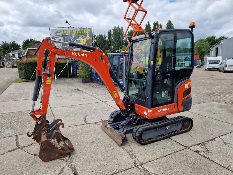 Kubota KX019-4 CW05 met 2 bakken - מיני מחפר: תמונה 1 Kubota KX019-4 CW05 met 2 bakken - מיני מחפר: תמונה 1