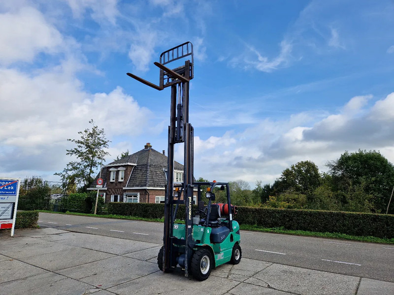 Maximal Nissan Zhejiang 2.5 ton LPG LOW HOURS - מלגזת LPG: תמונה 1 Maximal Nissan Zhejiang 2.5 ton LPG LOW HOURS - מלגזת LPG: תמונה 1