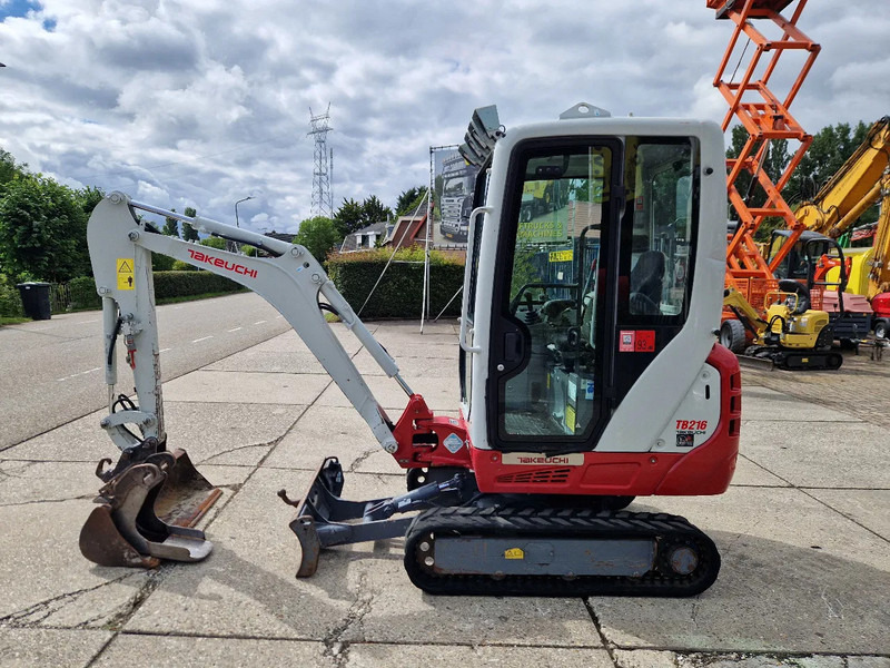 מיני מחפר Takeuchi TB216 met 2089 uur: תמונה 17