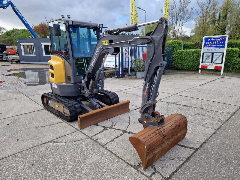 Volvo ECR25D met 2562 uur - מיני מחפר: תמונה 2 Volvo ECR25D met 2562 uur - מיני מחפר: תמונה 2