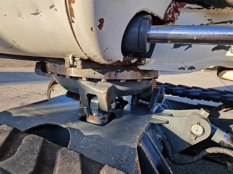 הַחכָּרָה WACKER NEUSON 2404RD kan op een helling draaien WACKER NEUSON 2404RD kan op een helling draaien: תמונה 7