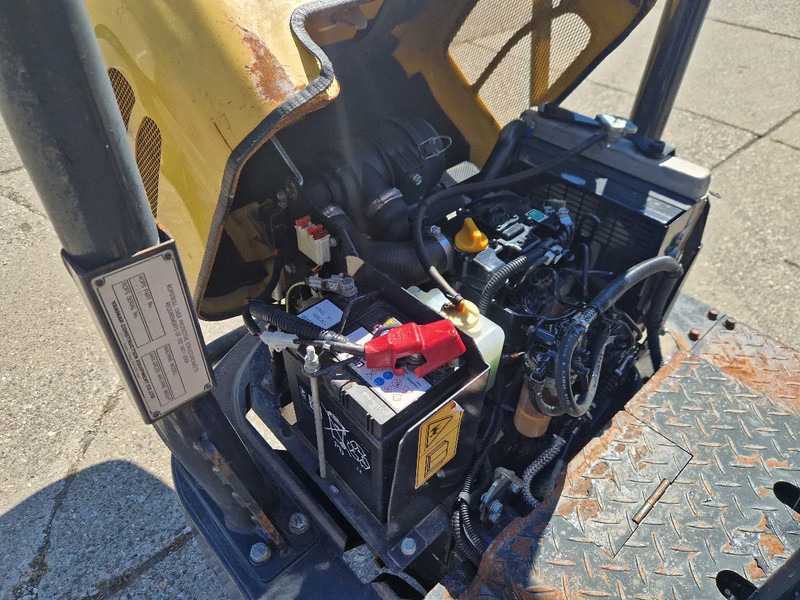 Yanmar C12R-B 3-zijdig kiepend - מסיר פסולת: תמונה 5 Yanmar C12R-B 3-zijdig kiepend - מסיר פסולת: תמונה 5