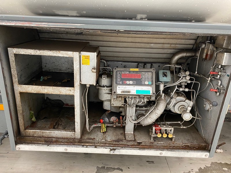 DAF 45.160 ATi - משאית מכל: תמונה 4 DAF 45.160 ATi - משאית מכל: תמונה 4