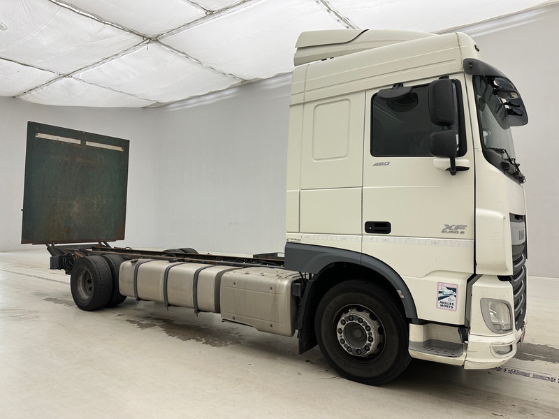 DAF XF 460 Space Cab* - משאית עם שלדת תא: תמונה 3 DAF XF 460 Space Cab* - משאית עם שלדת תא: תמונה 3