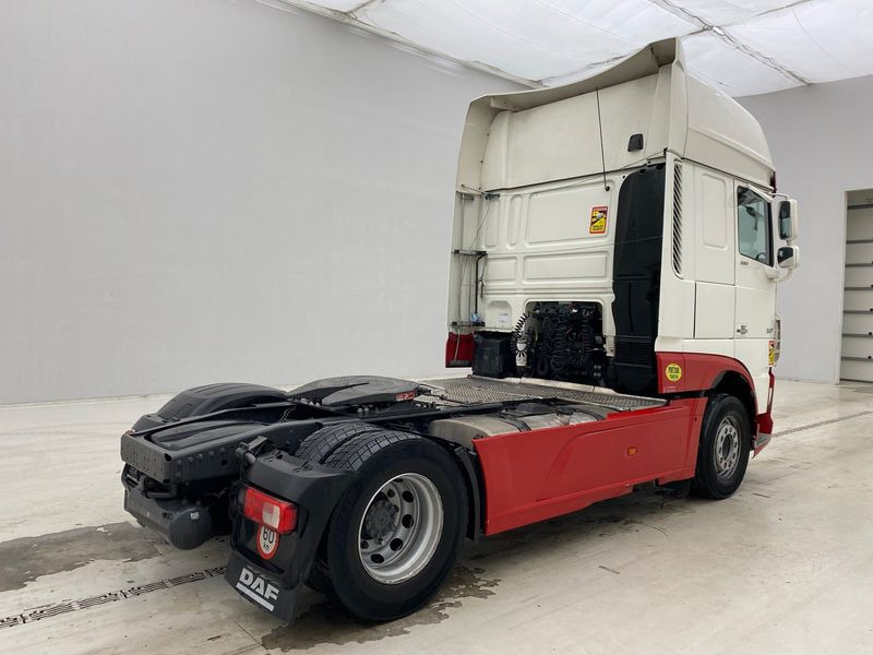 DAF XF105.530 Super Space Cab - יחידת טרקטור: תמונה 4 DAF XF105.530 Super Space Cab - יחידת טרקטור: תמונה 4