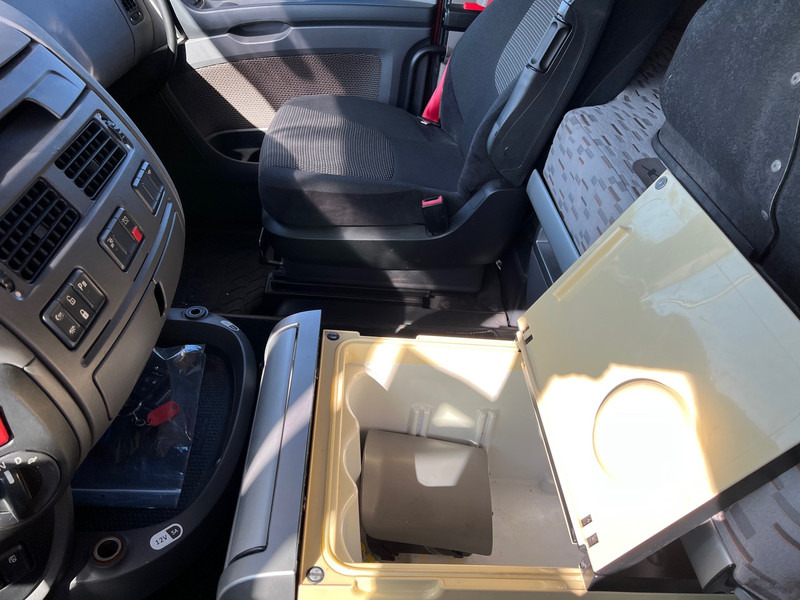 יחידת טרקטור DAF XF106.440 Space Cab: תמונה 9