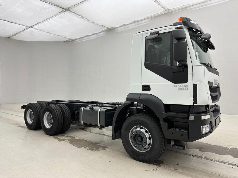 Iveco Trakker 380 - 6x4 - משאית עם שלדת תא: תמונה 3 Iveco Trakker 380 - 6x4 - משאית עם שלדת תא: תמונה 3