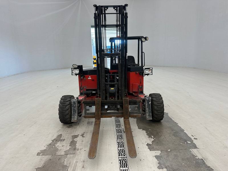 Manitou TMM25 4W - מלגזה מותקנת על משאית: תמונה 2 Manitou TMM25 4W - מלגזה מותקנת על משאית: תמונה 2
