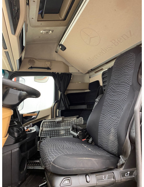 יחידת טרקטור Mercedes-Benz Actros 1945: תמונה 8