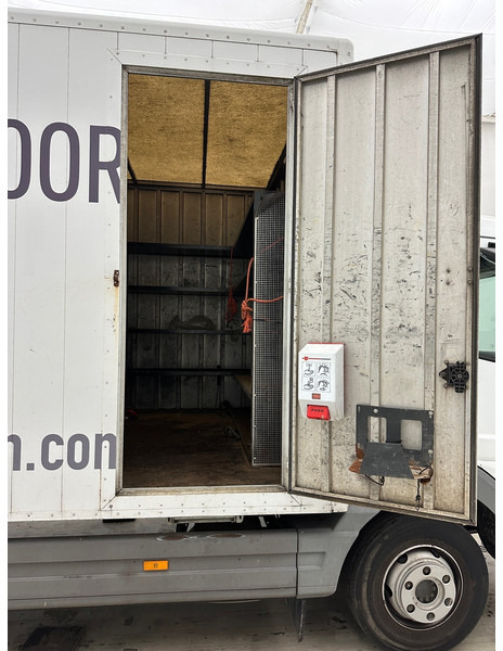 Mercedes-Benz Atego 1018 - משאית תיבה: תמונה 4 Mercedes-Benz Atego 1018 - משאית תיבה: תמונה 4