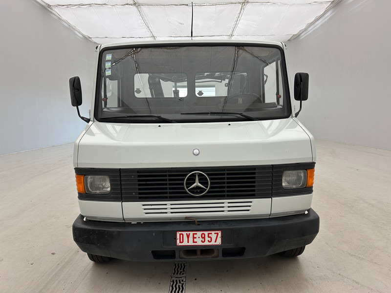 Mercedes-Benz Ecoliner 609D - משאית צד נופל/ שטוחה, משאית מנוף: תמונה 2 Mercedes-Benz Ecoliner 609D - משאית צד נופל/ שטוחה, משאית מנוף: תמונה 2
