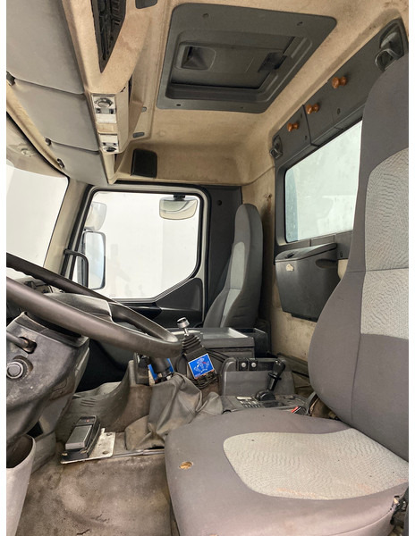 מזהיר, משאית מנוף Renault Kerax 370 DCi: תמונה 15