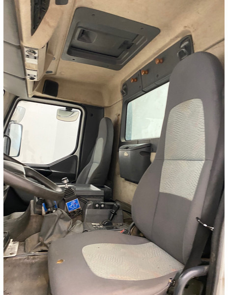 מזהיר, משאית מנוף Renault Kerax 370 DCi: תמונה 14