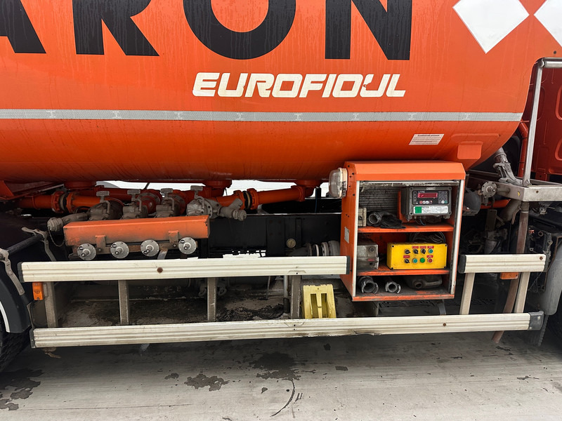 Renault Midlum 300 DXi - משאית מכל: תמונה 4 Renault Midlum 300 DXi - משאית מכל: תמונה 4