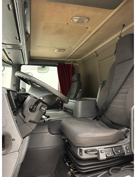 משאית תיבה Scania P310: תמונה 10