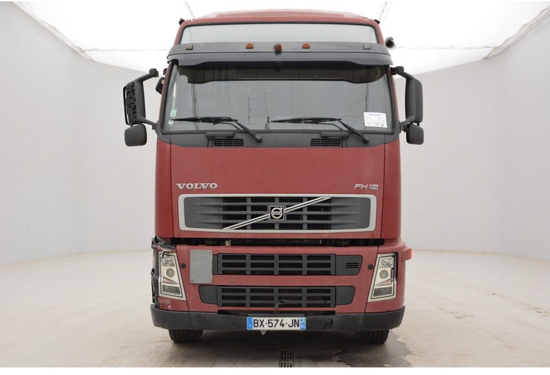 Volvo FH12.460 Globetrotter - משאית צד נופל/ שטוחה: תמונה 2 Volvo FH12.460 Globetrotter - משאית צד נופל/ שטוחה: תמונה 2