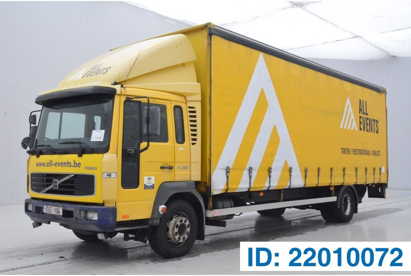 Volvo FL 220 - משאית וילונות צד: תמונה 1 Volvo FL 220 - משאית וילונות צד: תמונה 1