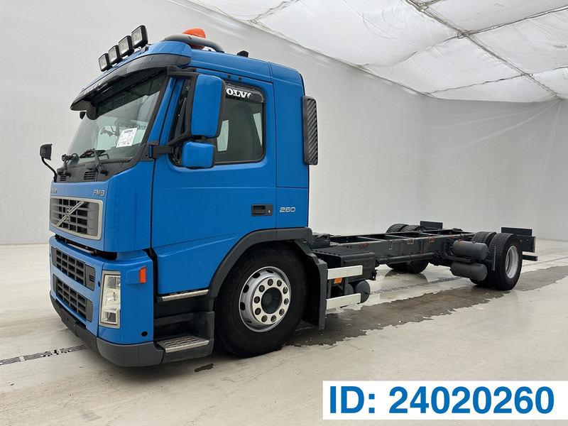 Volvo FM9.260 - משאית עם שלדת תא: תמונה 1 Volvo FM9.260 - משאית עם שלדת תא: תמונה 1