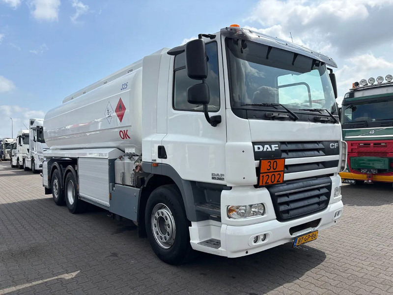 DAF CF 85.360 6X2 Euro 5 21300 Liter Fueltank - משאית מכל: תמונה 2 DAF CF 85.360 6X2 Euro 5 21300 Liter Fueltank - משאית מכל: תמונה 2