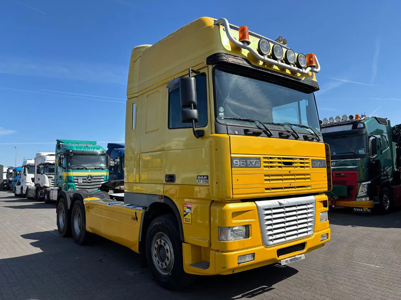 DAF XF 95.530 6X4 Super Spacecab Steelsuspension Manual geabox Euro 3 - יחידת טרקטור: תמונה 2 DAF XF 95.530 6X4 Super Spacecab Steelsuspension Manual geabox Euro 3 - יחידת טרקטור: תמונה 2