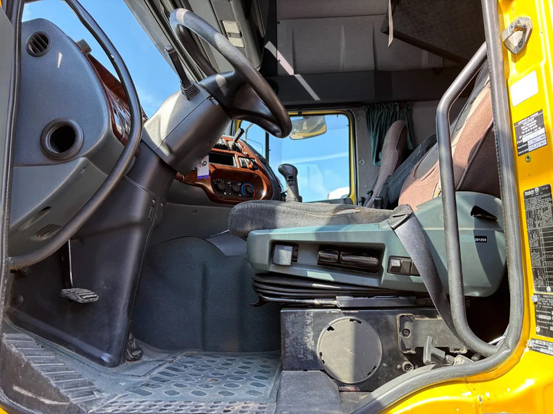 DAF XF 95.530 6X4 Super Spacecab Steelsuspension Manual geabox Euro 3 - יחידת טרקטור: תמונה 5 DAF XF 95.530 6X4 Super Spacecab Steelsuspension Manual geabox Euro 3 - יחידת טרקטור: תמונה 5