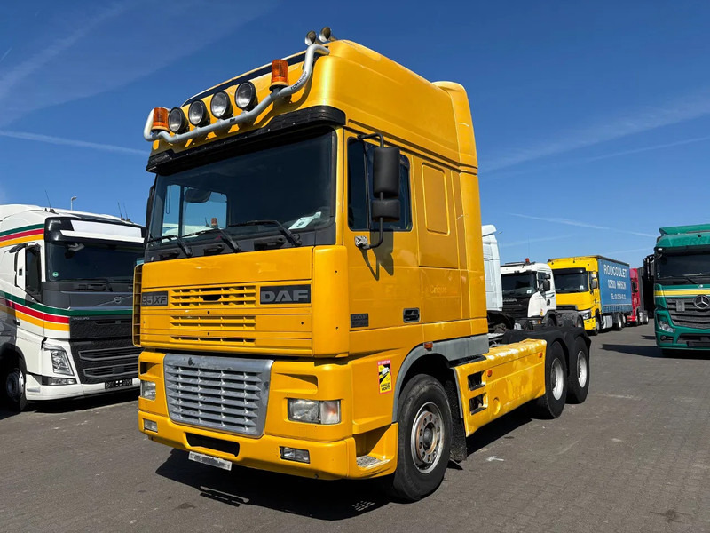 DAF XF 95.530 6X4 Super Spacecab Steelsuspension Manual geabox Euro 3 - יחידת טרקטור: תמונה 1 DAF XF 95.530 6X4 Super Spacecab Steelsuspension Manual geabox Euro 3 - יחידת טרקטור: תמונה 1