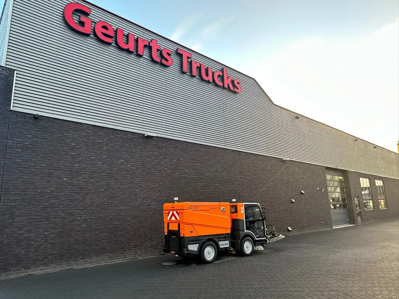 Bucher CITYCAT V20 - מטאטא כבישים: תמונה 5 Bucher CITYCAT V20 - מטאטא כבישים: תמונה 5